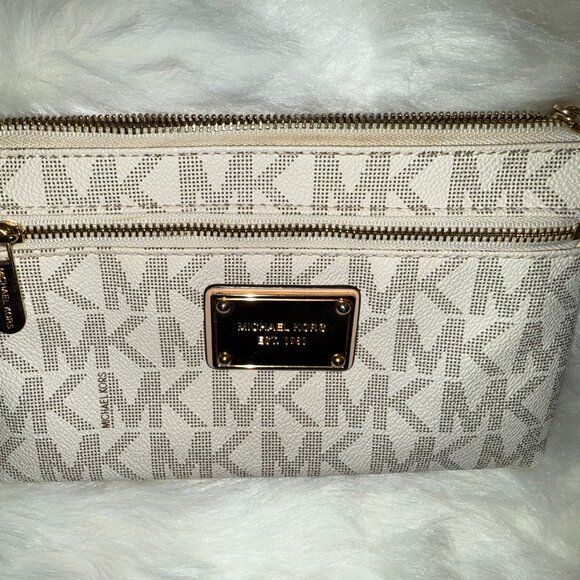 Michael Kors Bundle - Shoes and Clutch - MK design - Vanilla - Picture 8 of 9